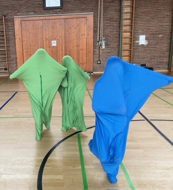 Wilde Tänze in den vierten Klassen